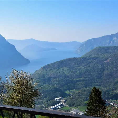 Dom wakacyjny Il Balcone Sul Lago D'iseo *